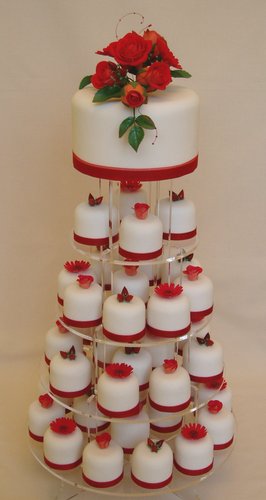 Red Flowers and Berries Gift Cakes